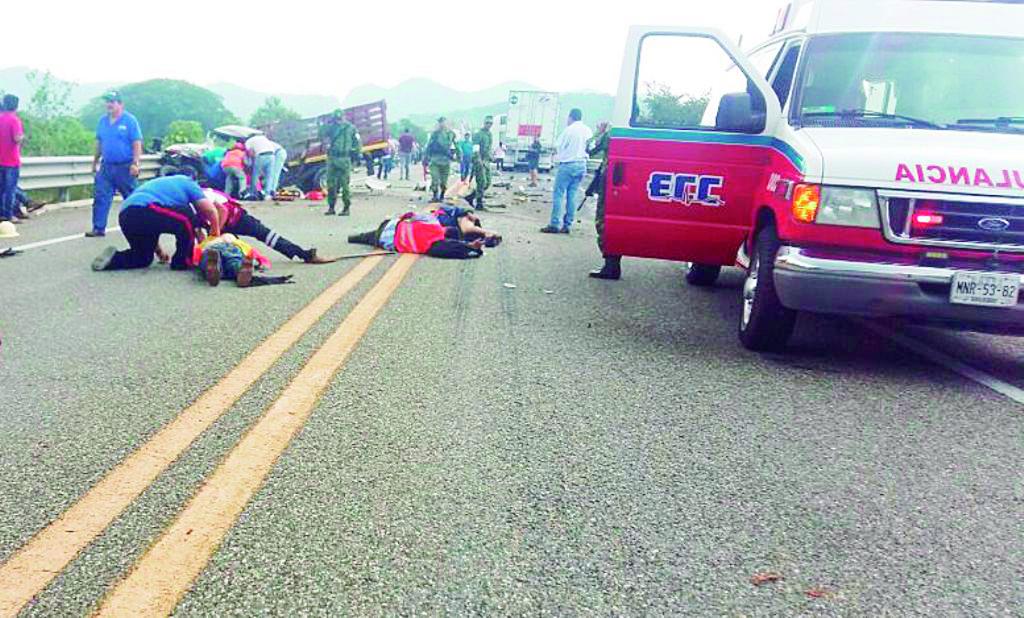 Se Registra Fuerte Accidente Automovilístico En La Coita Arriaga Diario La Voz Del Sureste 